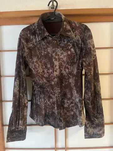 토네이도 마트 크랙 패턴 & 페이즐리 프린트 긴팔 셔츠