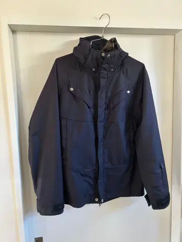 네이비 후드 부착 마운틴 후드티