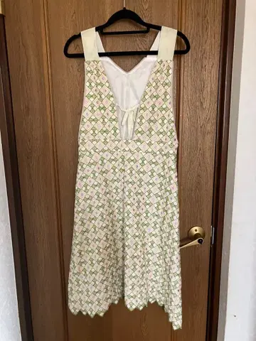 샐리 스콧 자수 원피스 슬리브리스 9호