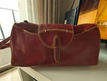 빨간색 가죽 사선 핸드백