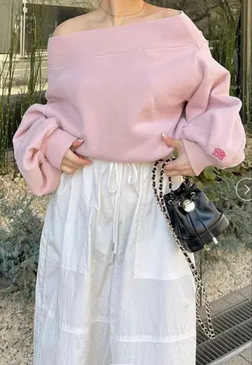 snidel 원숄더 로고 맨투맨