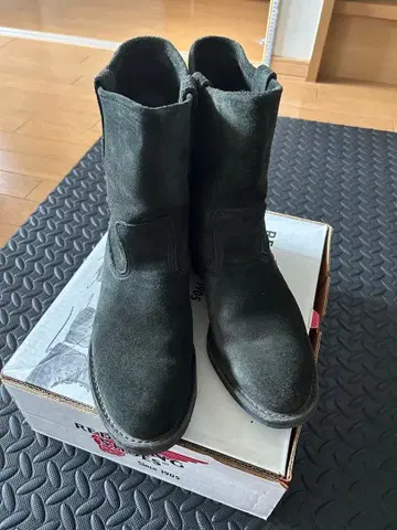 RED WING 8186 9 1/2D 페 새상품급 블랙 스웨이드