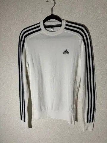 새상품급 adidas 골프용 화이트 스트라이프 스웨터 JS