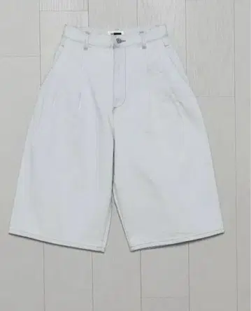 (H)13oz 데님 턱 하프 팬츠 White S 화이트