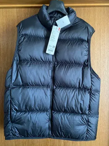 유니클로 울트라 라이트 다운 베스트 L