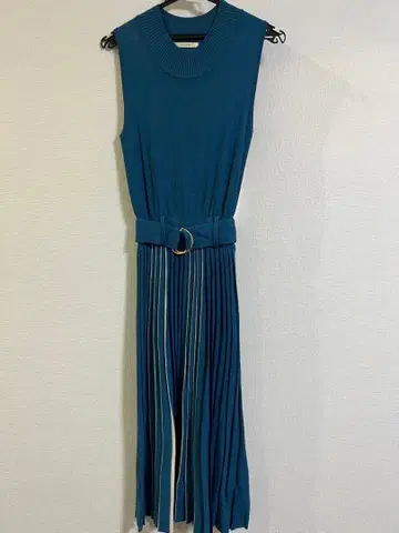 REDYAZEL 파랑 슬리브리스 니트 원피스