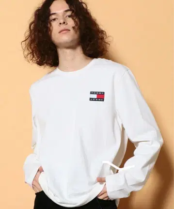 TOMMYJEANS 타미힐피거 배지 롱 슬리브 티셔츠 L 사이즈