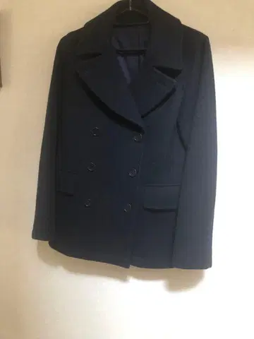 마가렛호웰의 P 코트