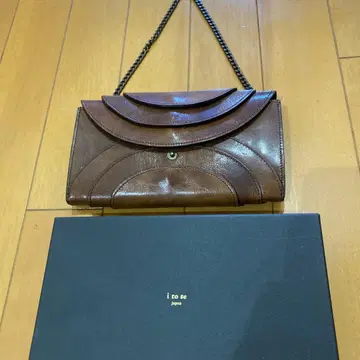 브라운 가죽 지갑