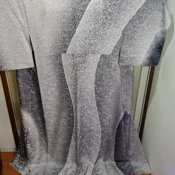 호몬기 그레이와 화이트 꽃무늬 순수 실크