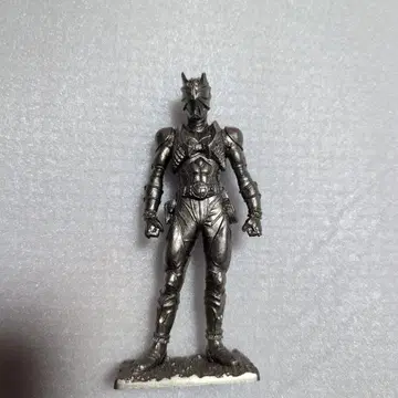 가면라이더 히비키 메탈릭 실버 피규어