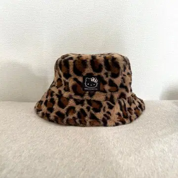[ 새상품 ] 헬로키티 아베일 버킷햇 레오파드 무늬 모자