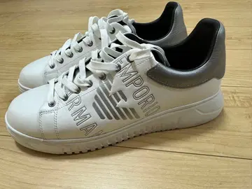 EMPORIO ARMANI 화이트 스니커즈