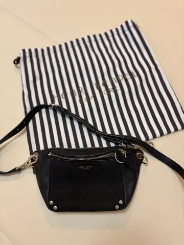 Henri Bendel 블랙 숄더백