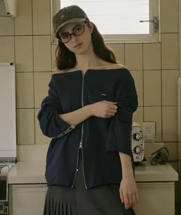 loin nuit 백 오픈 지퍼 맨투맨