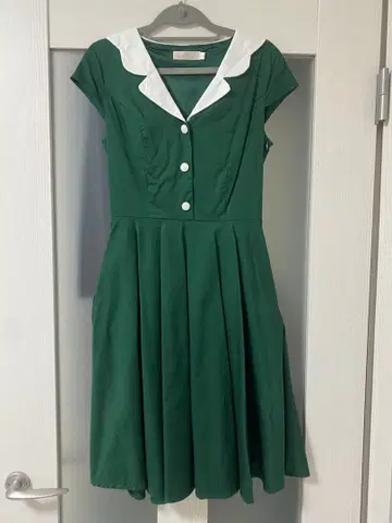 그린 반팔 원피스 카라 부착 의상