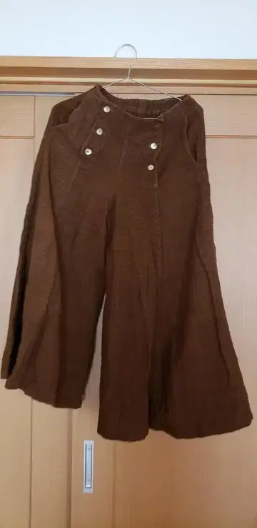 브라운 가우초 팬츠 버튼 포함