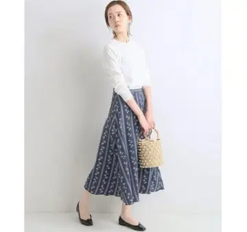 IENADEVEAUX*sese 플레어 스커트