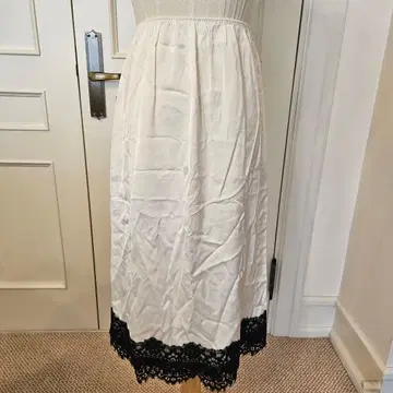 르쉘블루 블랙 레이스 스커트