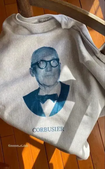 [ 새상품 ] museum of daily 콜비제 맨투맨