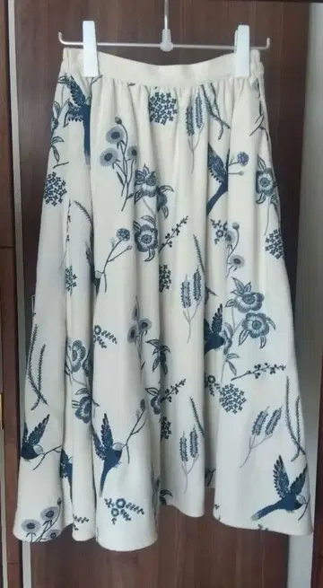 전체 자수 꽃과 새 스커트