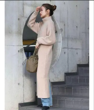 미사용 언그리드 하이넥 지퍼 니트 원피스