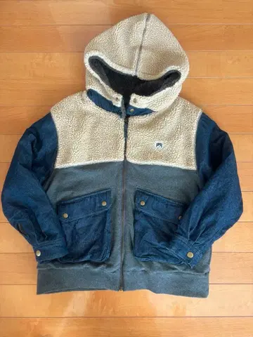 CUBESUGAR 큐브 슈가 데님 절개 후드 부착 아우터