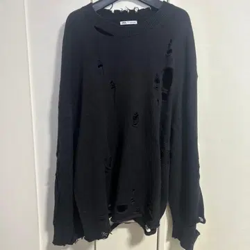 ZARA 데미지 가공 니트