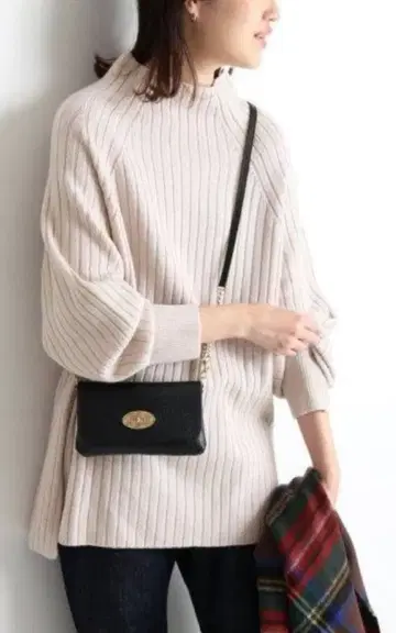 뉴앙스 터틀 풀오버