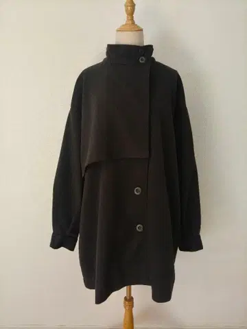 에시카 ESICA 블랙 코트