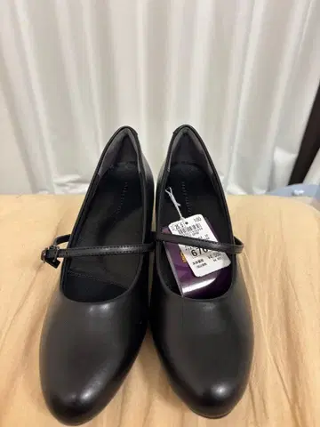 블랙 블랙 펌프스 로우힐