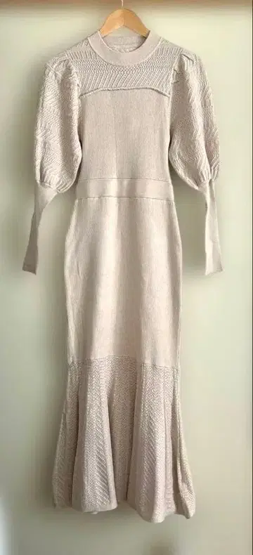 미사용 새상품/dazzlin 크로셰 오픈 포인트 니트 원피스