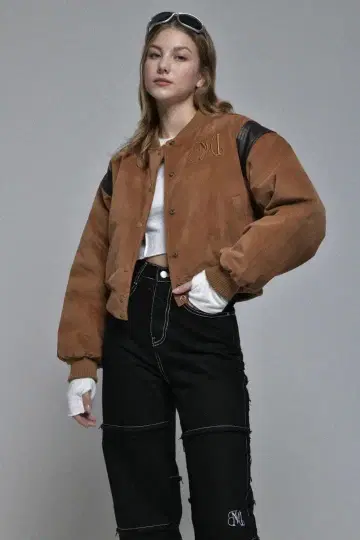 Midnight move 크롭 바시티 점퍼