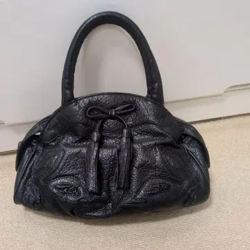 블랙 가죽 핸드백