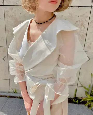 PELLICULE 페리큐르 시어 새틴 블라우스 상의