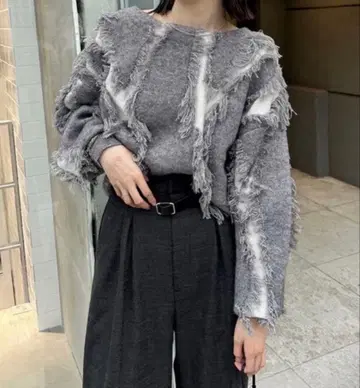 mystic 프린지 디자인 그레이 크롭 스웨터