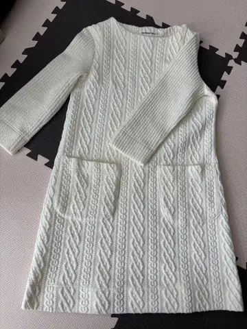 STRAWBERRY FIELDS 아이보리 원피스