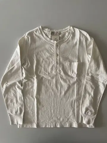 [ 새상품급 ] REMI RELIEF 레미 릴리프 화이트 헨리넥 롱T