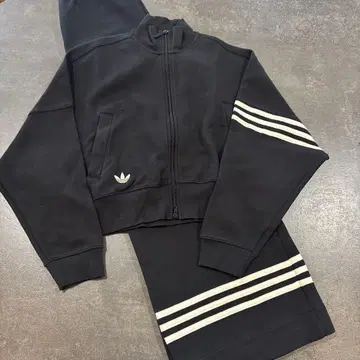 adidas originals 블랙 맨투맨 셋업