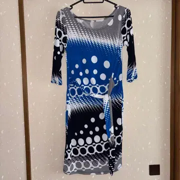 퍼플 레인 도트 무늬 7부 소매 무릎 기장 원피스