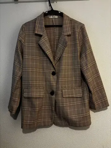 브라운 계열 체크 더블 버튼 자켓 셋업