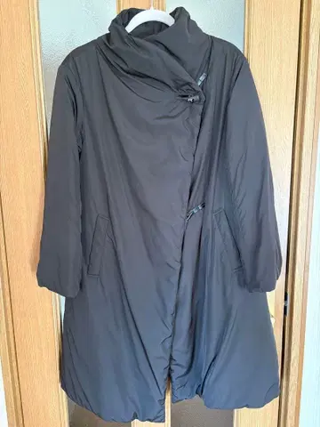 GOUT COMMUN 다크 브라운 다운 자켓 38