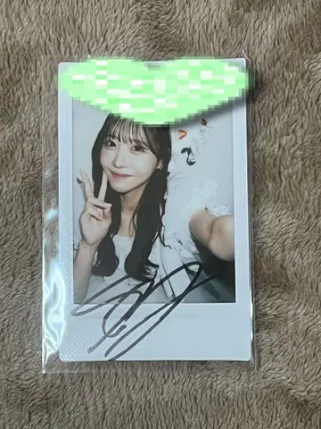 사쿠라이 유이 친필 사인 폴라로이드