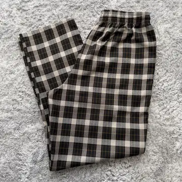 체크 무늬 바지