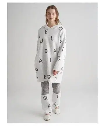 젤라또피케 파우더 로고 자카드 상하의 세트