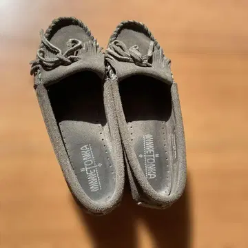 Minnetonka 그레이 모카신