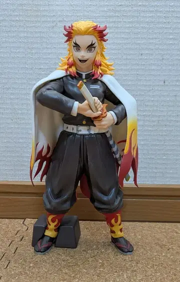 렌고쿠 쿄쥬로 PVC 피규어 약 20cm 받침대 포함