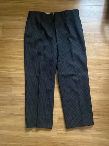 스트라이프 디자인 슬랙스