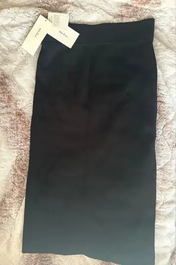 새상품 택 포함 Mila Owen 블랙 타이트 스커트