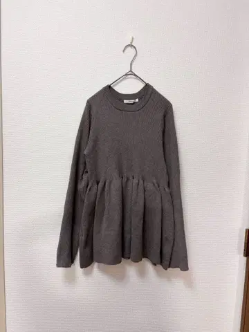 디스코트 스타일업 체형 커버 리브 절개 페플럼 풀오버